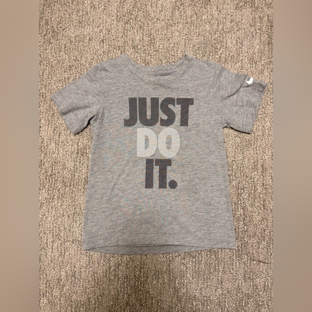 Nike T-shirt